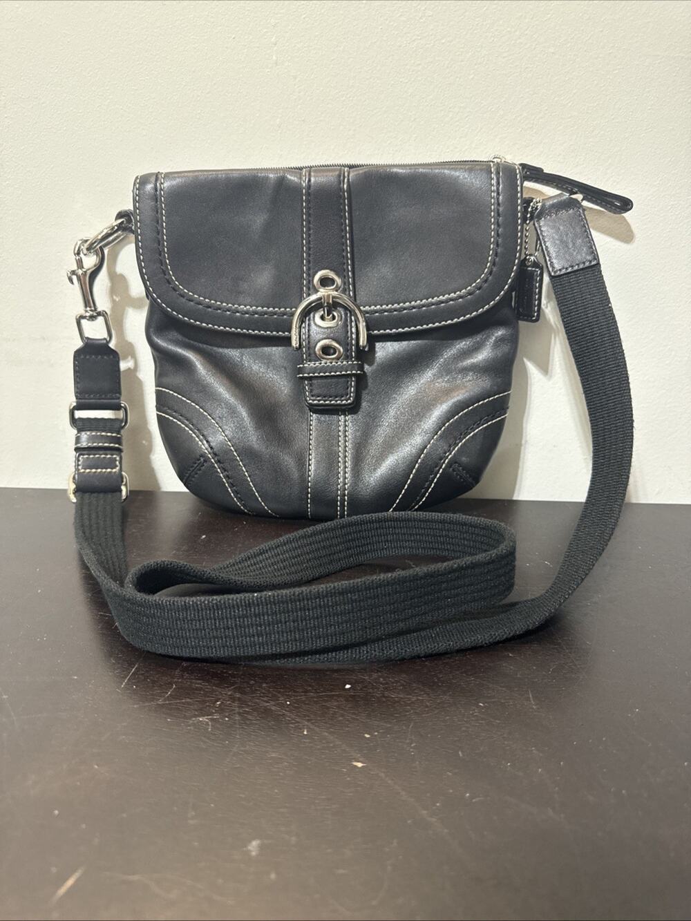 Coach Vintage Y2K Small Black Leather Soho Shoulder/Crossbody Hobo Flap‎ Purse